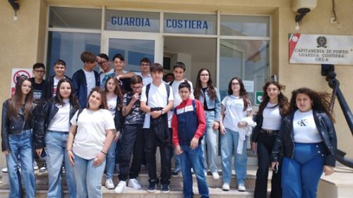 Gli alunni delle classi Terze del Comprensivo “Gori” di Gela e Butera in visita alla Capitaneria di Porto