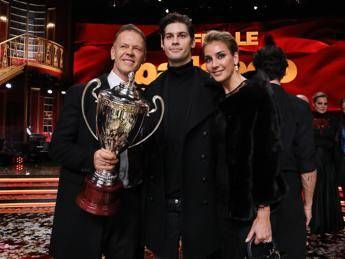 Isola dei Famosi, Lorenzo Tano eliminato. La mamma Rozsa si sfoga: “Che schifo”