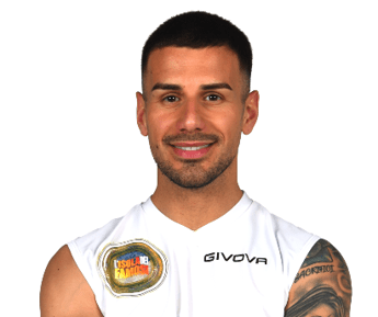 Isola dei famosi, Angelo Famao si ritira dopo 3 giorni: “Gli animali ce l’hanno con me”