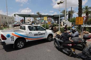 Israele intercetta missile Houthi su aeroporto di Tel Aviv, stop voli Ita-Lufthansa