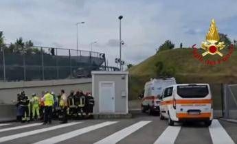 Lomazzo, scontro tra camion e pullman con 30 bambini a bordo: morta una maestra