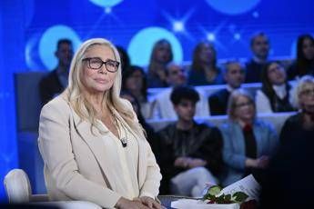 Mara Venier confessa: “Ho pianto prima di andare in diretta, ultimamente faccio fatica”