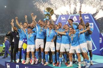 Napoli, ora la festa scudetto. Ma pesa la decisione di Conte sul futuro