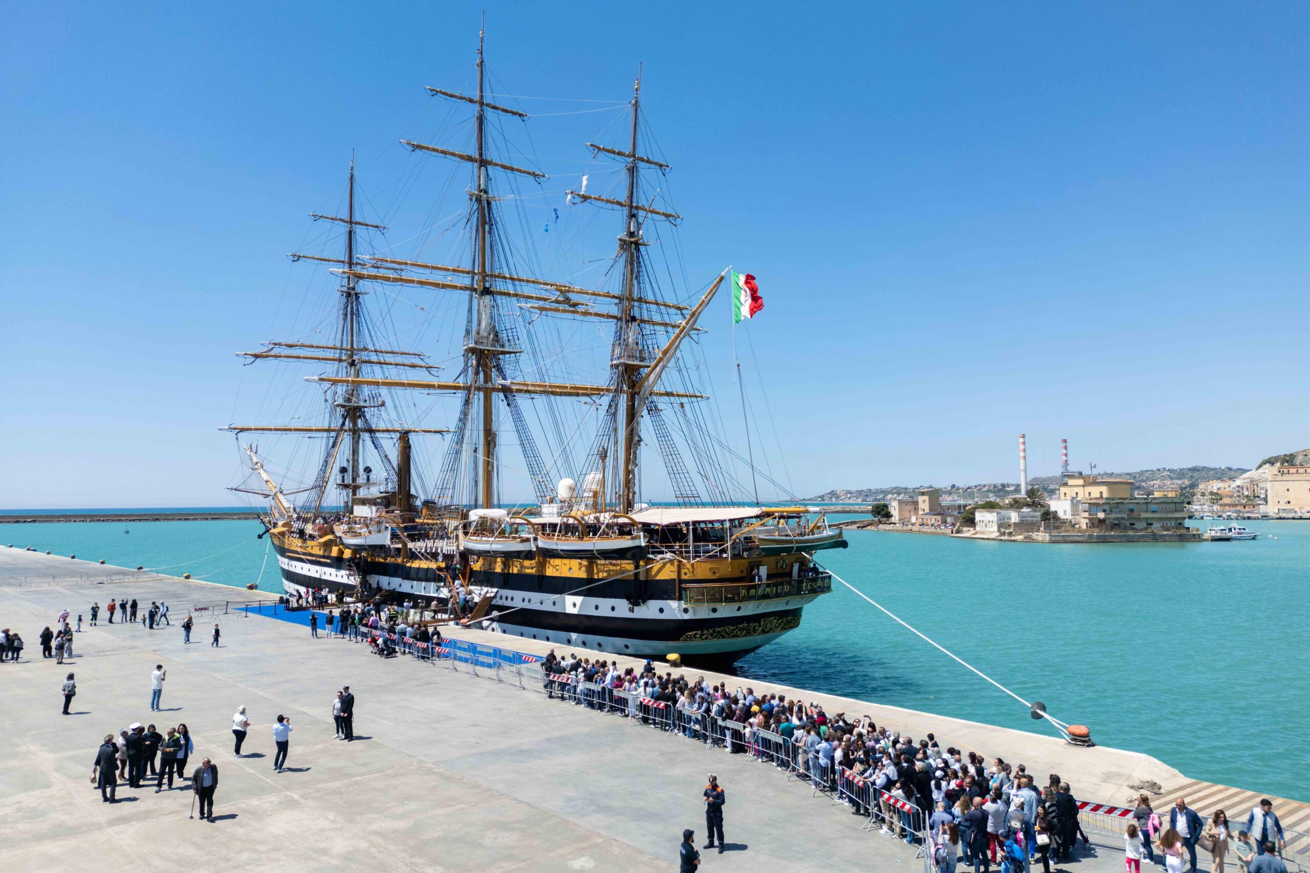 Oltre 20mila visitatori per l’Amerigo Vespucci a Porto Empedocle
