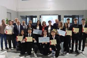 Nella scuola di Venosa si progettano cantine, in Basilicata premiati aspiranti geometri del vino