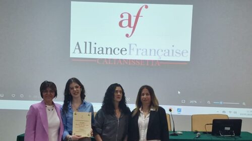 Caltanissetta. Due alunne dell’IISS ‘Luigi Russo’ brillano al concorso ‘Dis-moi dix mots’