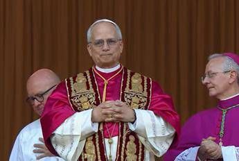 Prevost è Papa, le prime parole di Leone XIV: “Costruire ponti per pace disarmata e disarmante”