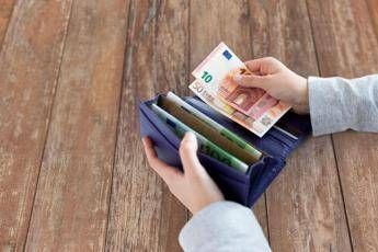 Rateizzano, rinunciano a spese salute, hanno scarsa fiducia in istituzioni: ecco gli italiani del 2025