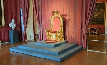 Restaurato il trono del Palazzo Reale di Napoli