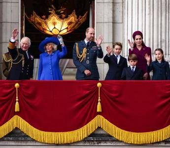 Royal Family insieme ai veterani nel Giorno della Vittoria in Europa