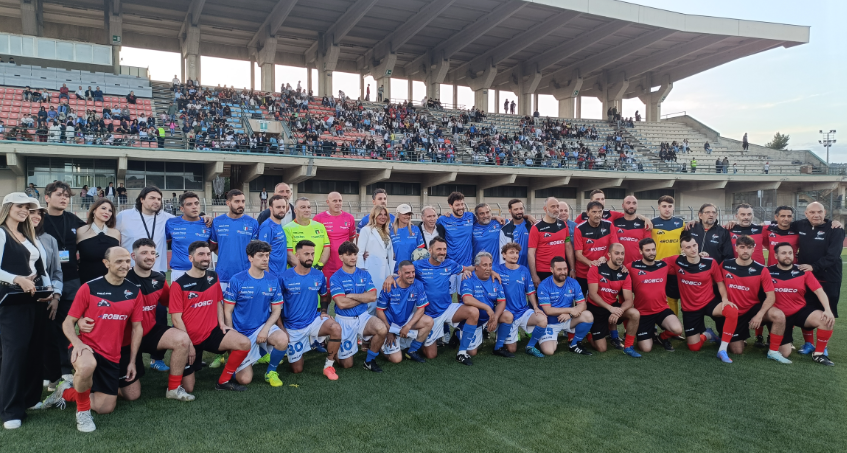 Caltanissetta. Triangolare di beneficenza allo Stadio Tomaselli: Carabinieri, Magistrati, Attori e Cantanti uniti nel ricordo di Giovanni Falcone