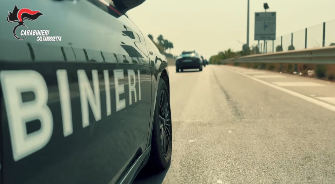 Incendia sette auto a Gela, arrestato 38enne dai Carabinieri