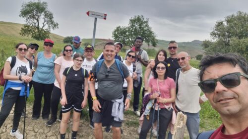 Mussomeli, pellegrini a piedi fino a Castel Bilici. 51 in cammino per la messa pomeridiana