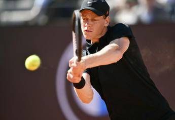 Sinner ‘dribbla’ la domanda sul Papa: “Perché mi dovete mettere in difficoltà?”