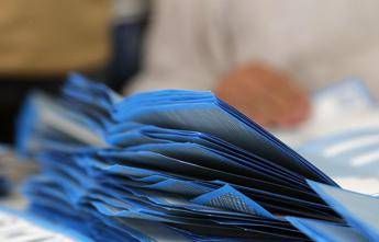 Sondaggio politico, calano i big e cresce Vannacci