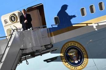 Usa, dal tappeto per i Clinton all’agnello per i Bush: i regali bizzarri per la Casa Bianca