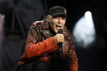 Vasco Rossi, a Torino il grande rock che celebra la vita