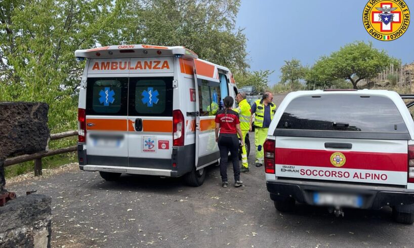 S’infortuna mentre stava facendo trekking sull’Etna: portata in salvo da Soccorso Alpino della Gdf e Cnsas