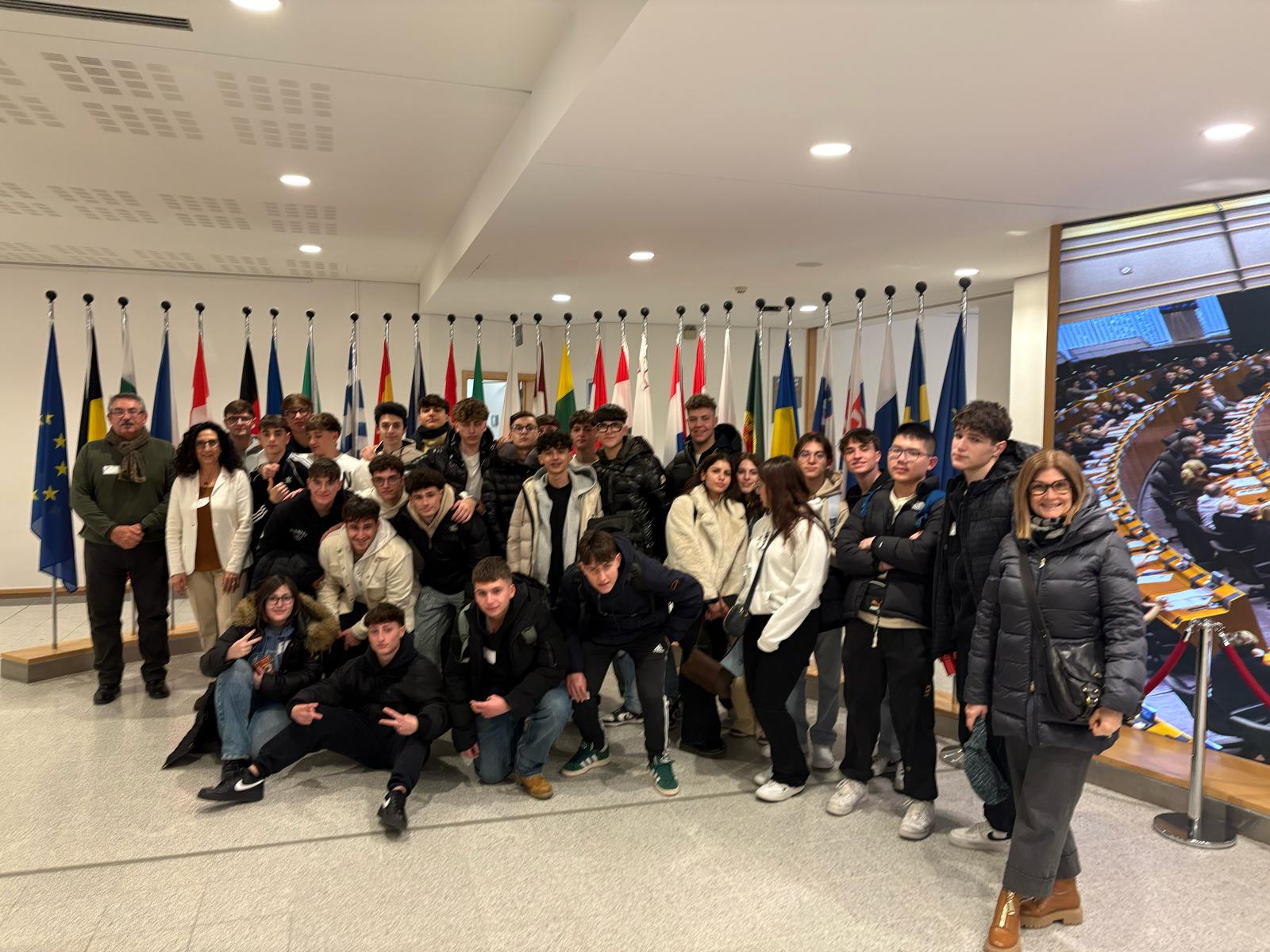Caltanissetta. Gli alunni dell’Istituto Mottura in visita al Parlamento Europeo a Bruxelles: full immersion tra storia, memoria e democrazia