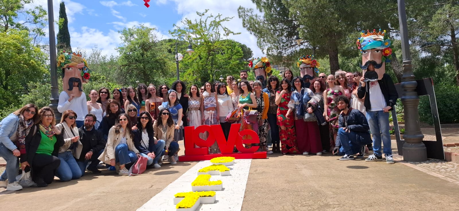 Caltanissetta. Dalle installazioni artistiche agli abiti ispirati alla natura, il Liceo Artistico Regionale “R. Assunto” protagonista alla seconda edizione della Festa della Primavera