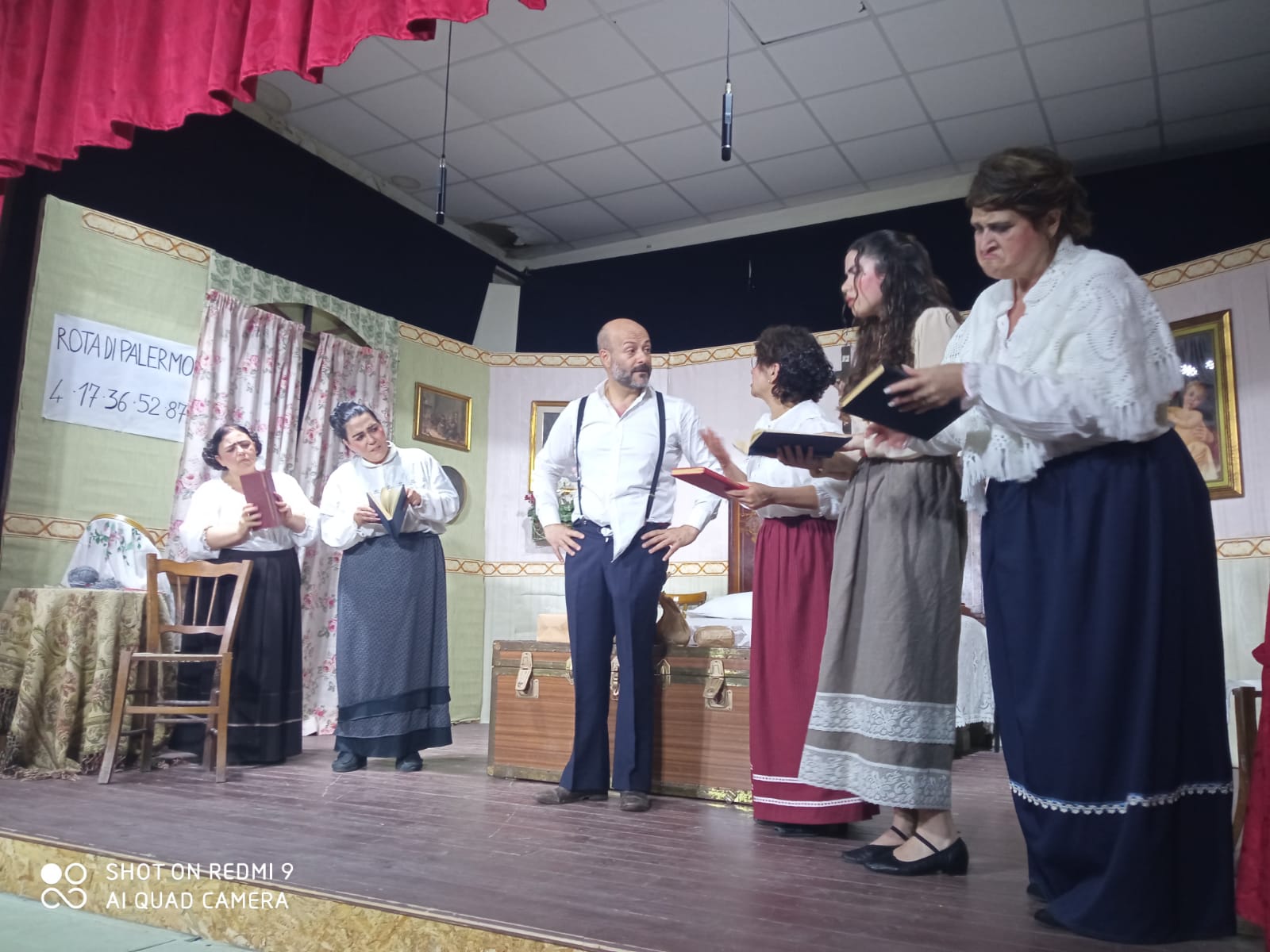 San Cataldo. Applausi a scena aperta alla società Cesare Battisti con la commedia “Cingu Femmini e un Tarì”