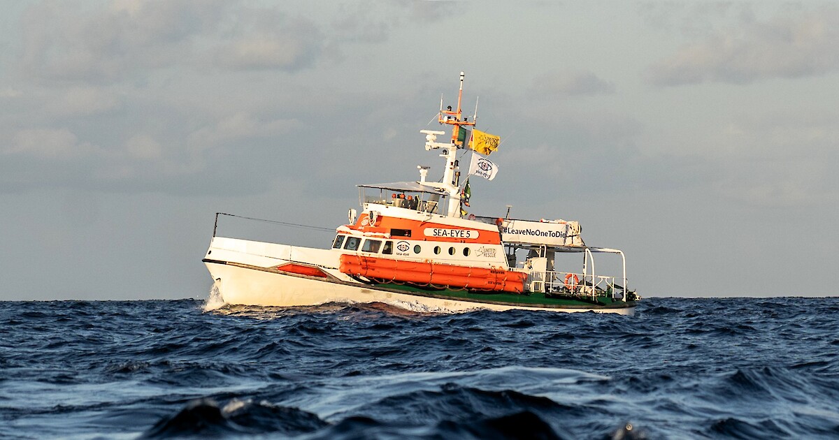 Sbarcati al porto di Pozzallo i migranti soccorsi dalla nave ong Sea-Eye 5