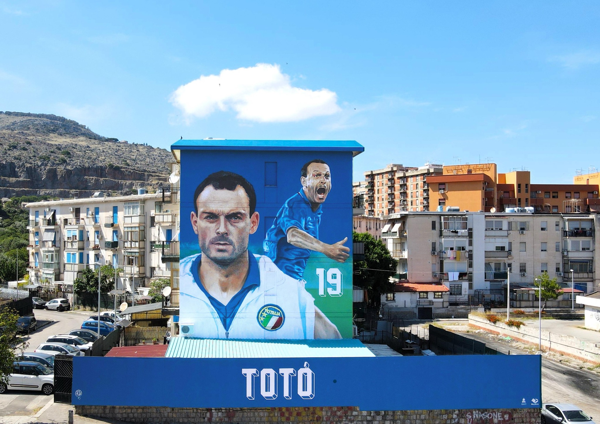 Al Cep di Palermo murale per Totò Schillaci, l’eroe delle notti magiche di Italia ’90 rivive nel suo quartiere
