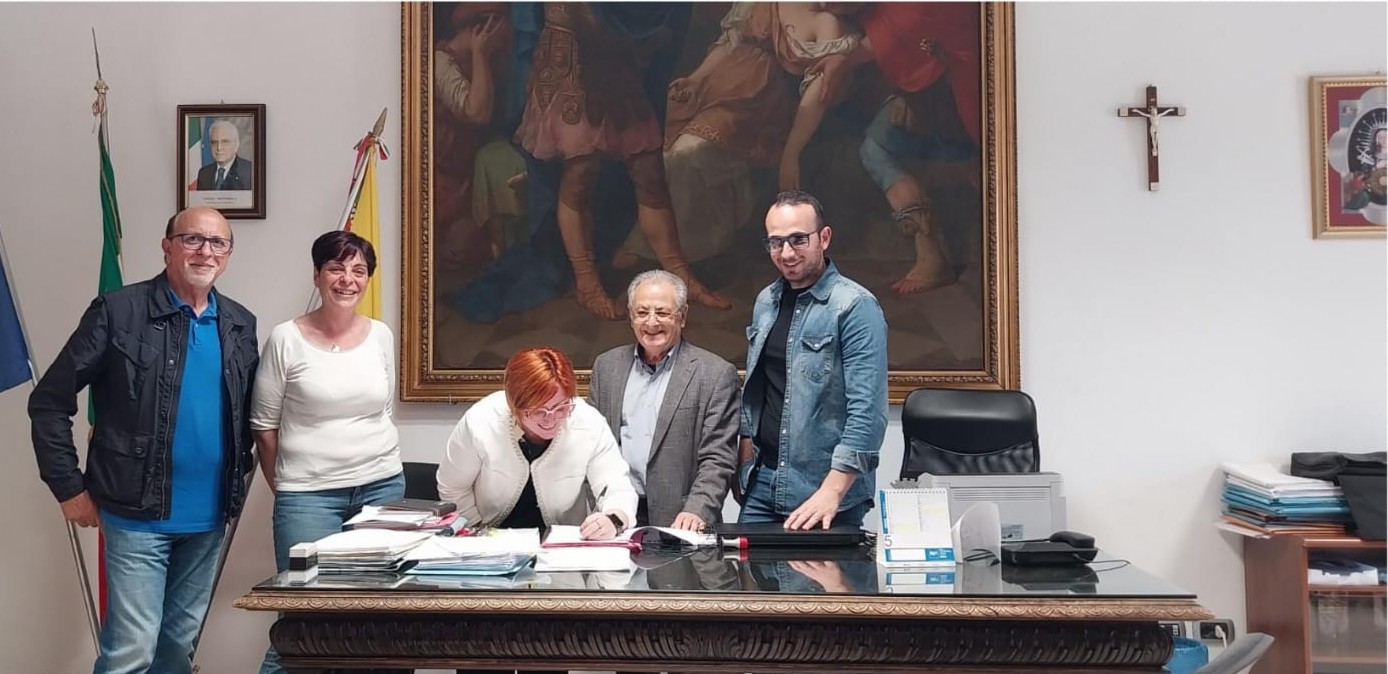 Santa Caterina. Firmata convenzione tra Comune e cooperativa Arcobaleno per il benessere dei bambini