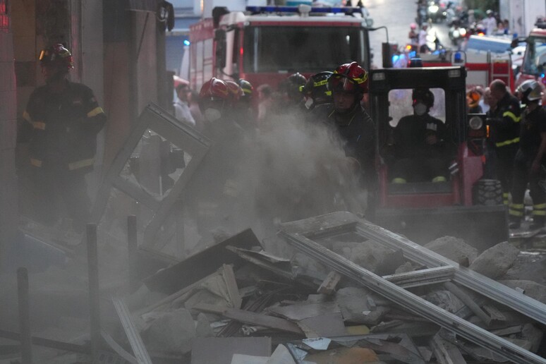 Esplosione di una bombola a Napoli: un morto e un ferito