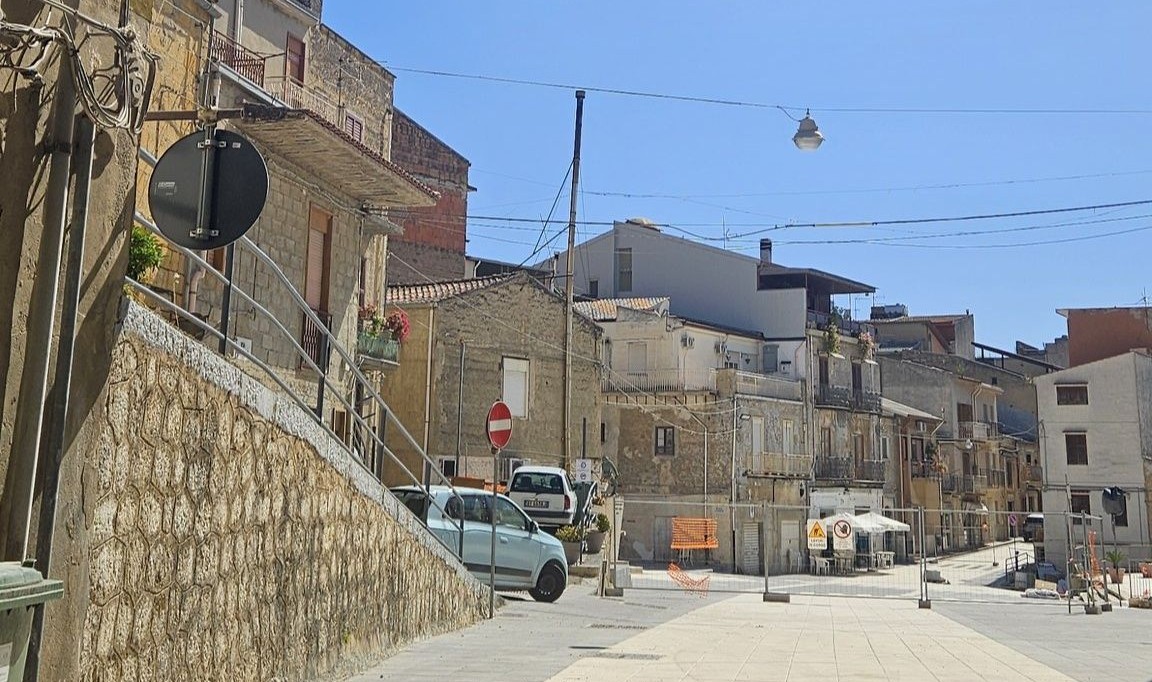 Campofranco. Disposta parziale riapertura al transito veicolare per la via Vittorio Emanuele