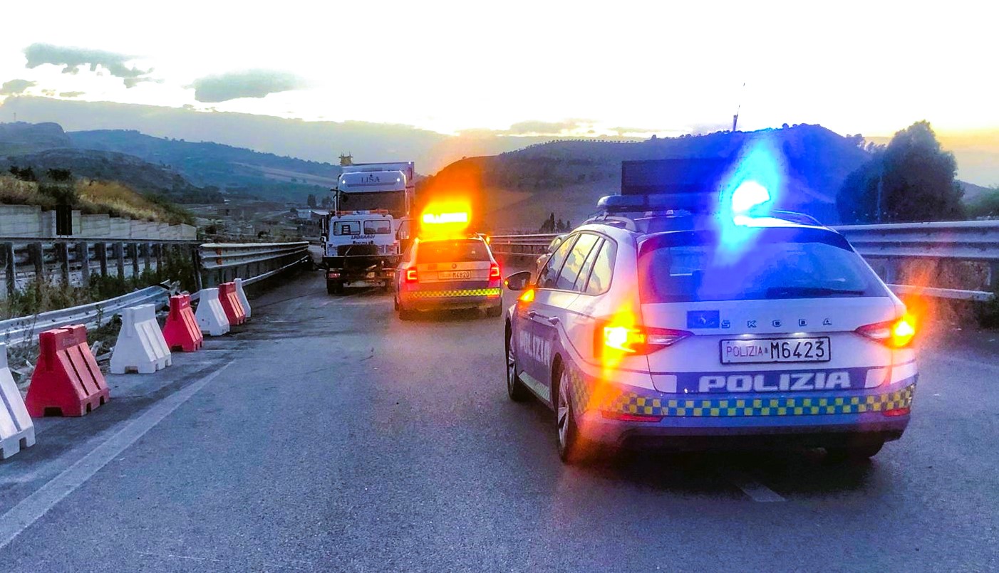 La SS 640 Caltanissetta – Agrigento al km 46 è cantierizzata: la Polizia invita gli automobilisti alla massima attenzione e a rispettare i limiti di velocità