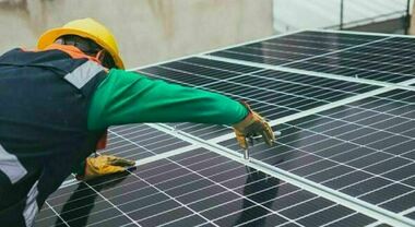 Nell’Agrigentino operaio 26enne morto folgorato mentre lavorava in un impianto fotovoltaico