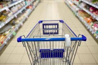 Ad aprile sale l’inflazione in Italia: +2,8%. Su anche il carrello della spesa