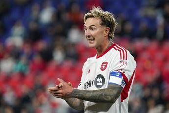 Bernardeschi, provocazione social: “Sono ignorante e credo solo ai soldi” – Video