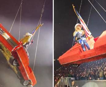 Beyoncé, paura al concerto: problema all’auto ‘volante’ – Video