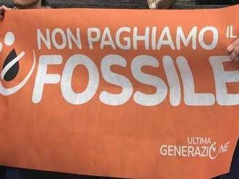 Blitz a Fontana di Trevi, assolti attivisti Ultima Generazione