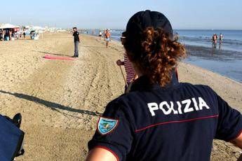 Caserta, accoltellato a morte in spiaggia: in manette 18enne