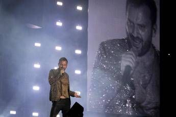 Cremonini: “Tour durerà due anni. Nella dieta niente alcol, zuccheri e social”