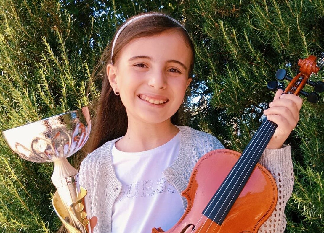 San Cataldo, pioggia di riconoscimenti per la giovane violinista Sofia Debilio: talento e amore per la musica