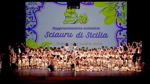 Caltanissetta, La Kinders’ School celebra la Sicilia: un viaggio tra cultura, famiglia e tradizioni