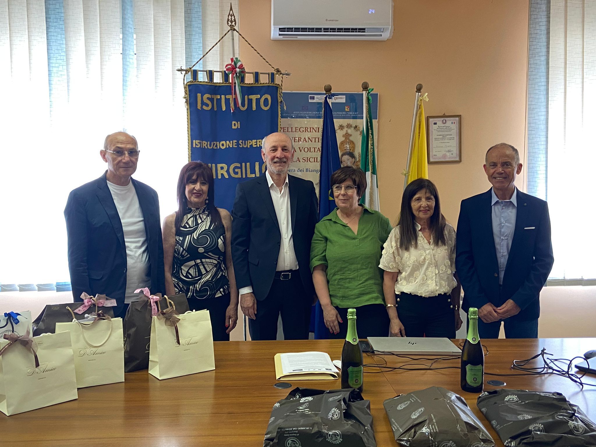 Festa al “Virgilio” di Mussomeli fra pensionamenti e nuovi ingressi