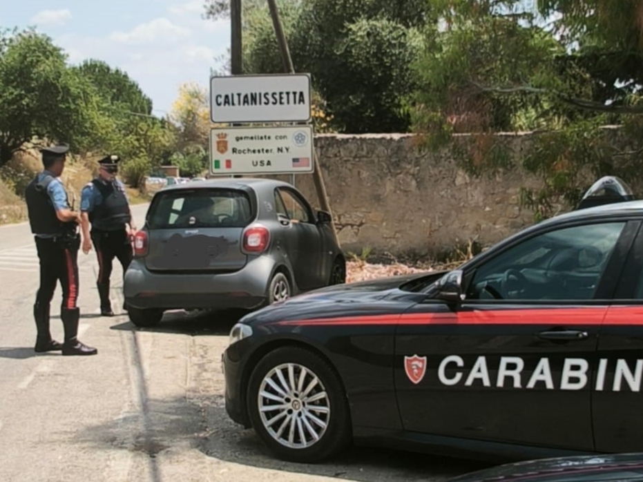Operazione antidroga dei Carabinieri: 10 arresti tra Caltanissetta, Gela e Siracusa. Coinvolti anche minori e tassi usurari agli acquirenti