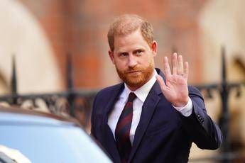 Il principe Harry e le voci sul cognome: vuole cambiarlo con quello di Diana
