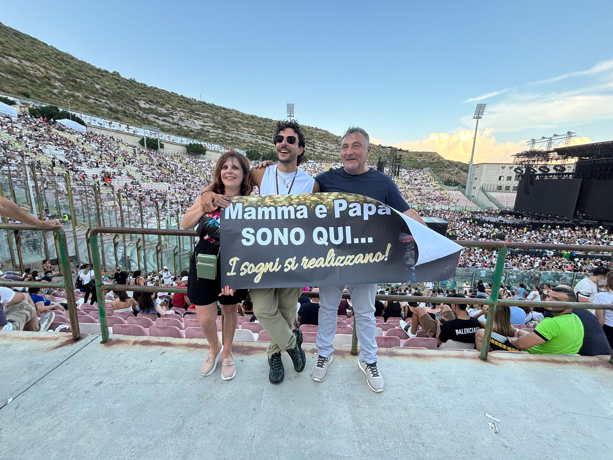 Serradifalco. A Messina tanti applausi per il ballerino Giuseppe Pera sul palco del concerto di Cesare Cremonini