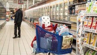 Inflazione cala all’1,6% a maggio, ma per il ‘carrello della spesa’ si sale a 2,7%