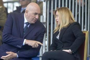 Iran, Meloni sente leader stranieri: “Rapida ripresa negoziati”. Crosetto: “Forte preoccupazione”