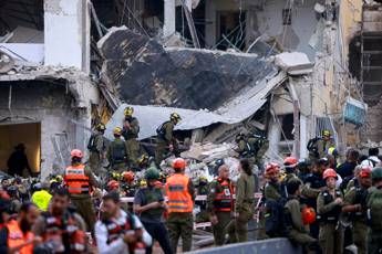 Israele-Iran, quarto giorno di guerra: notte di esplosioni e missili