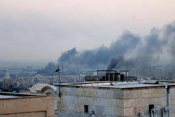 Israele-Iran, raffiche incrociate di missili: forti boati su Tel Aviv e Gerusalemme