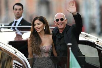 Jeff Bezos e Lauren Sanchez, ultima festa con ballo in maschera: l’omaggio a Venezia