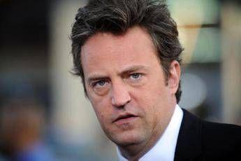 Matthew Perry, medico si dichiara colpevole: “Fu lui a fornirgli ketamina”